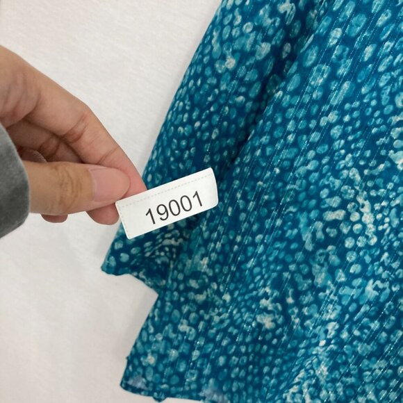 Maggie Barnes Blue Abstract V Neck Soft Preppy Popover Blouse 3X - Picture 10 of 10